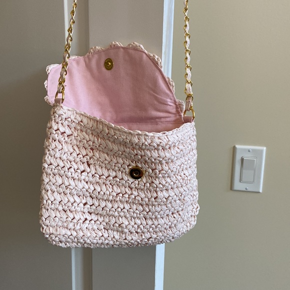 NWOT Cute pastel pink crochet like crossbody bag - Picture 4 of 6